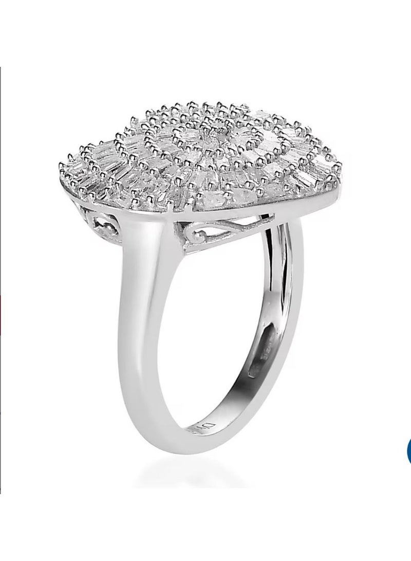 أيه كيه جويلز خاتم كوكتيل من الفضة عيار 925 مطلي بالروديوم على شكل قلب مرصع بالزركون - Image 2